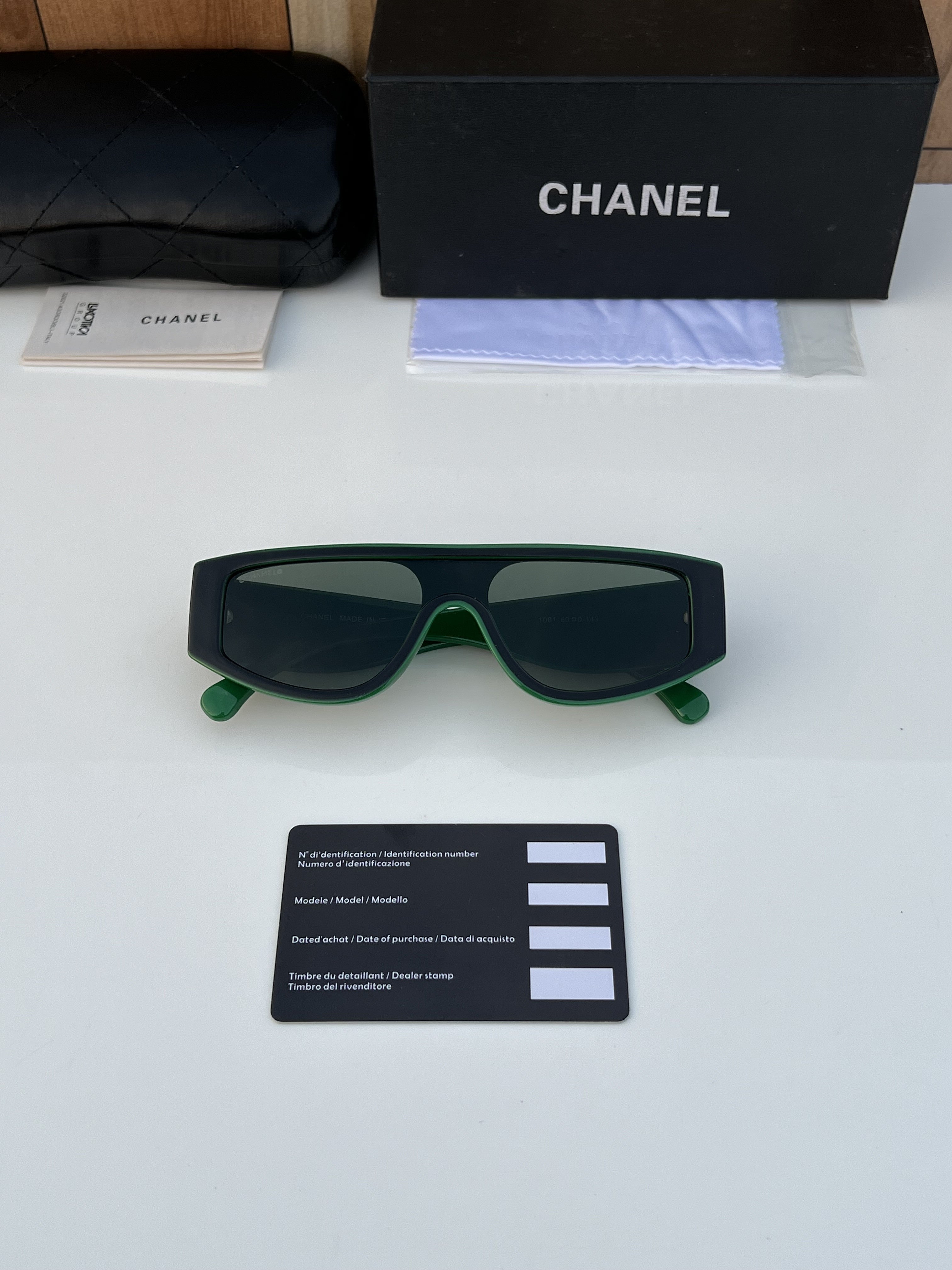 Cha_nel_1001_green_black