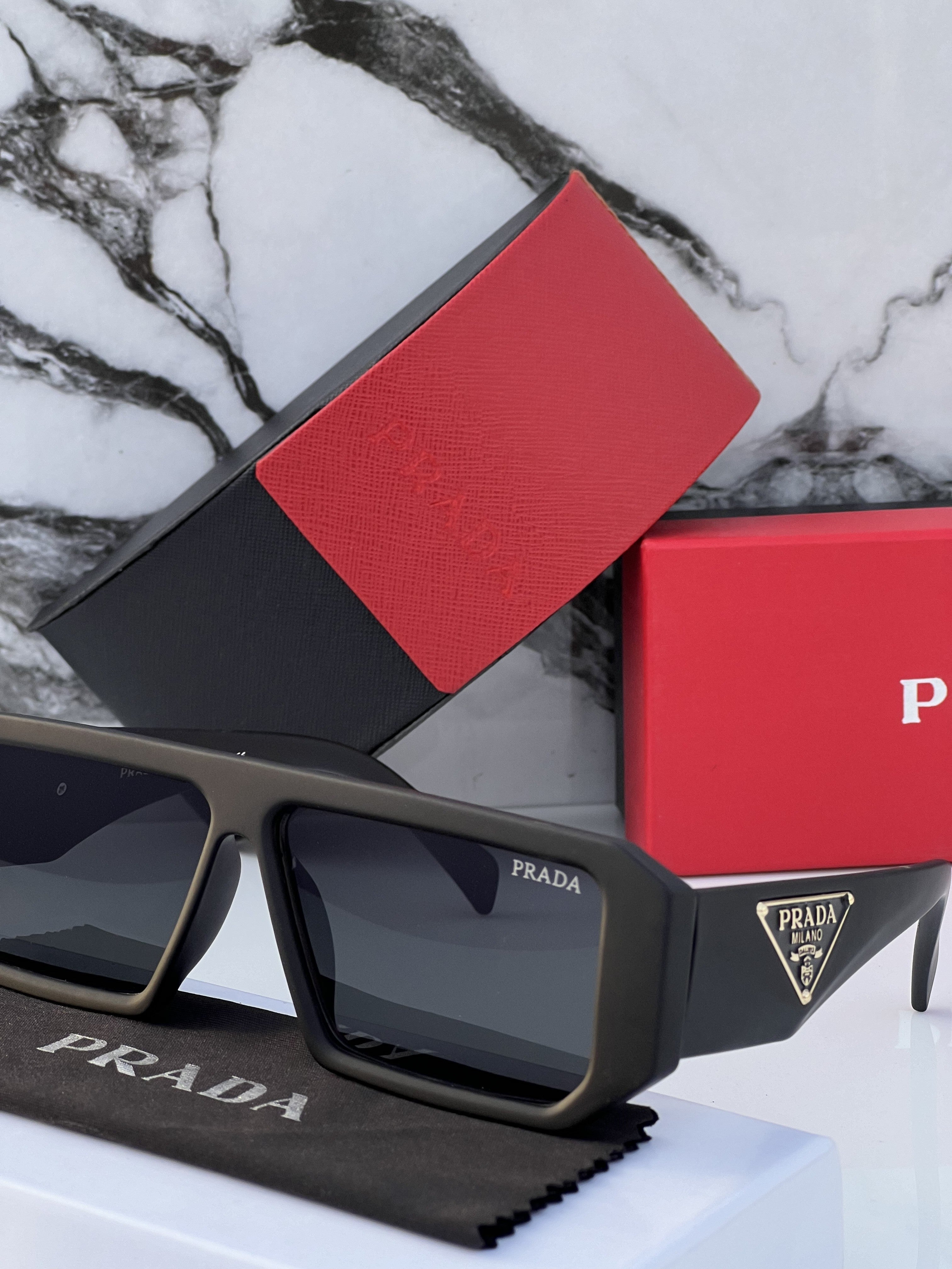 PR_ADA 82 Matt black *