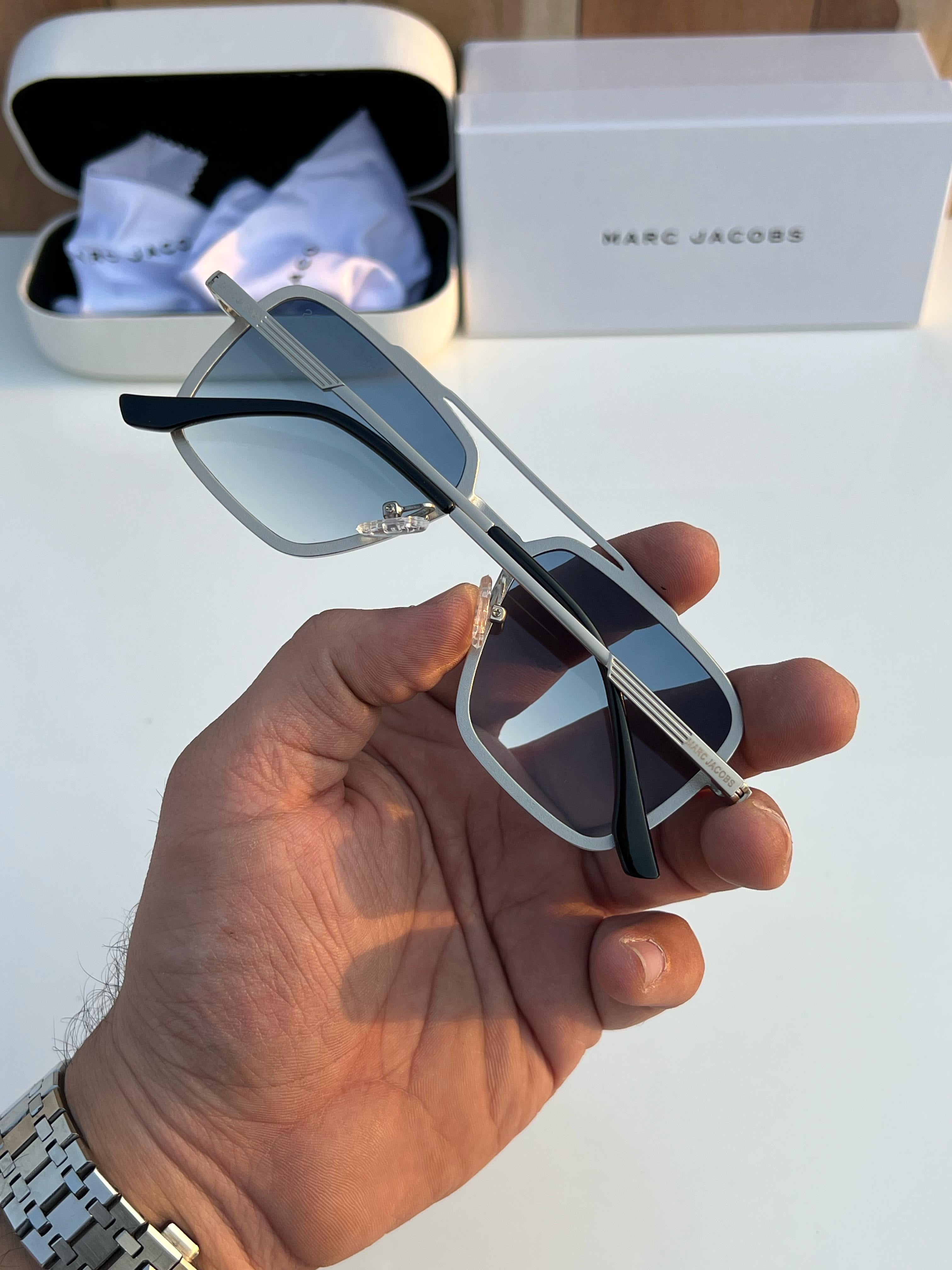 Ma_rc Jaco_bs  505 silver blue A