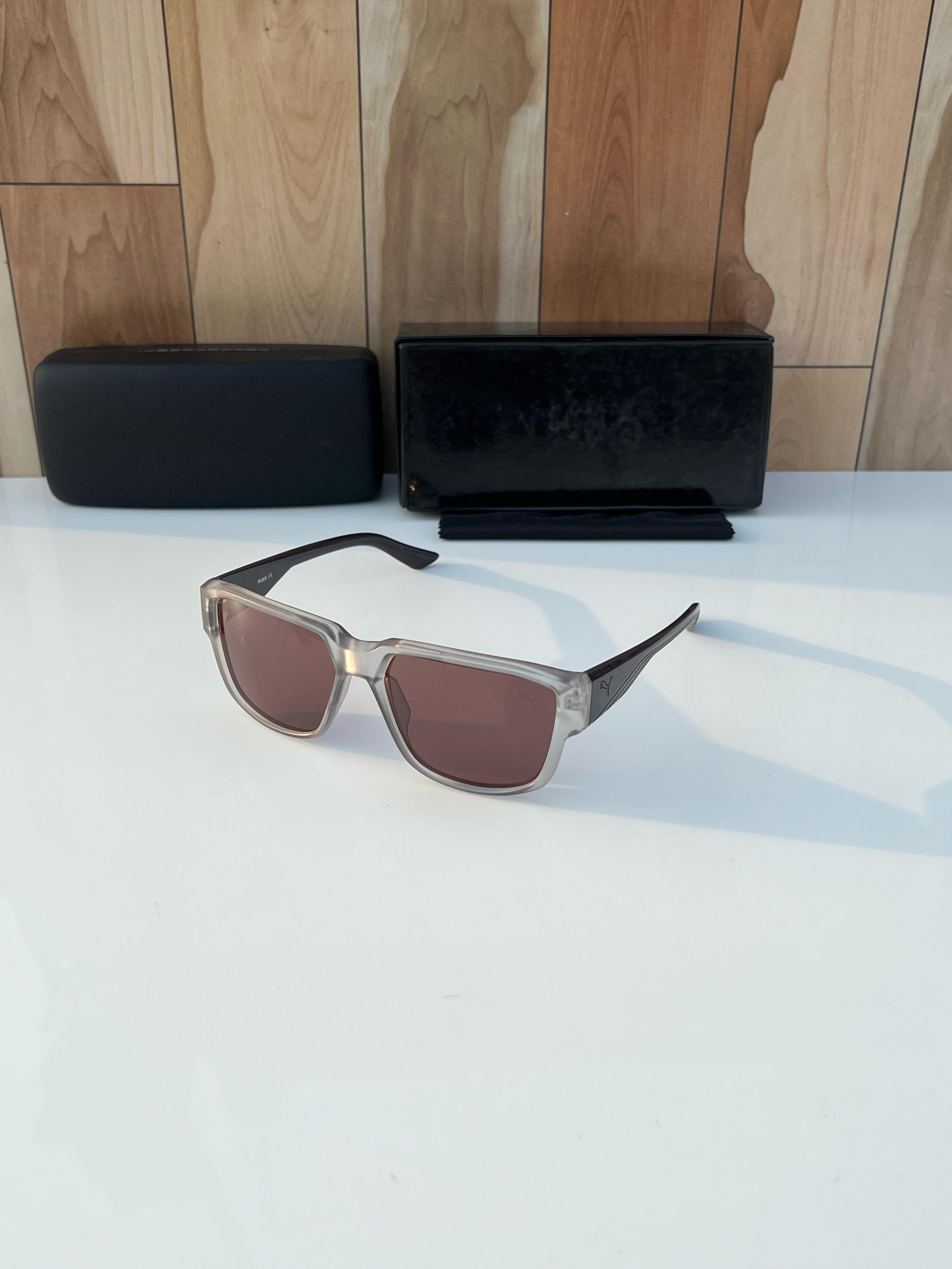 Pu_m_a 4948 white brown A