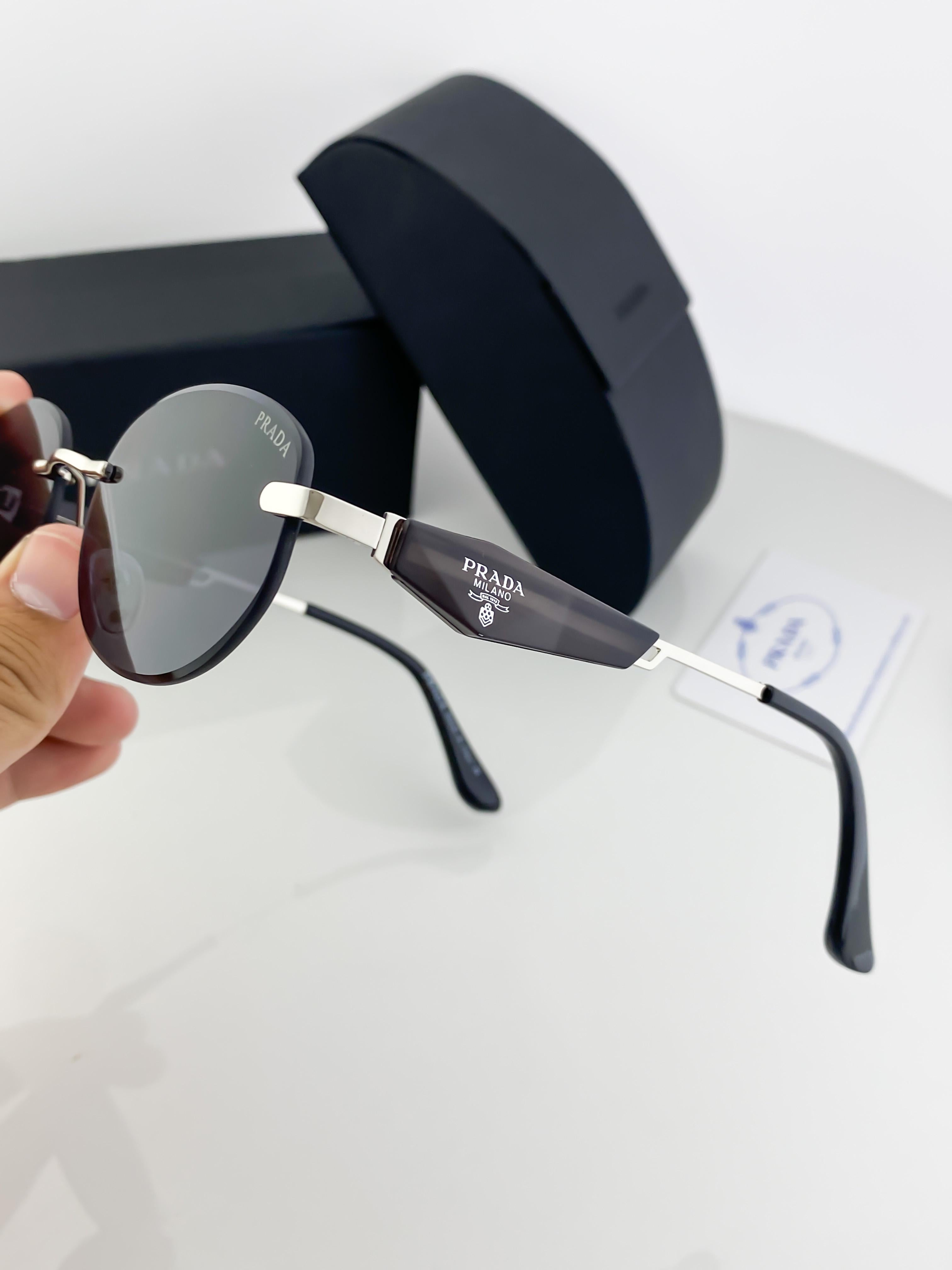 PR_AD_A SILVER BLACK 5704 B