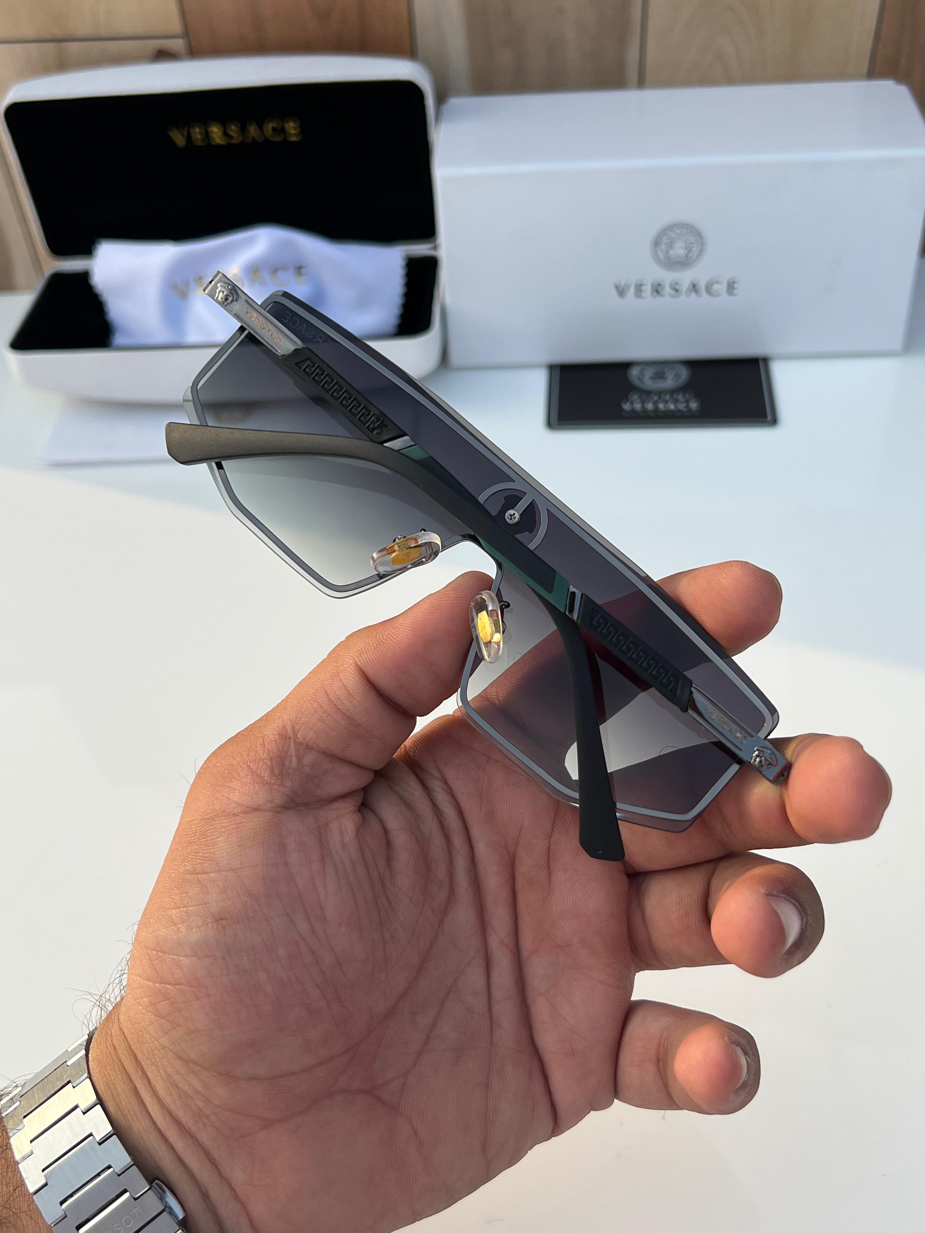 Ve_rsa_ce 24101 green shaded  A