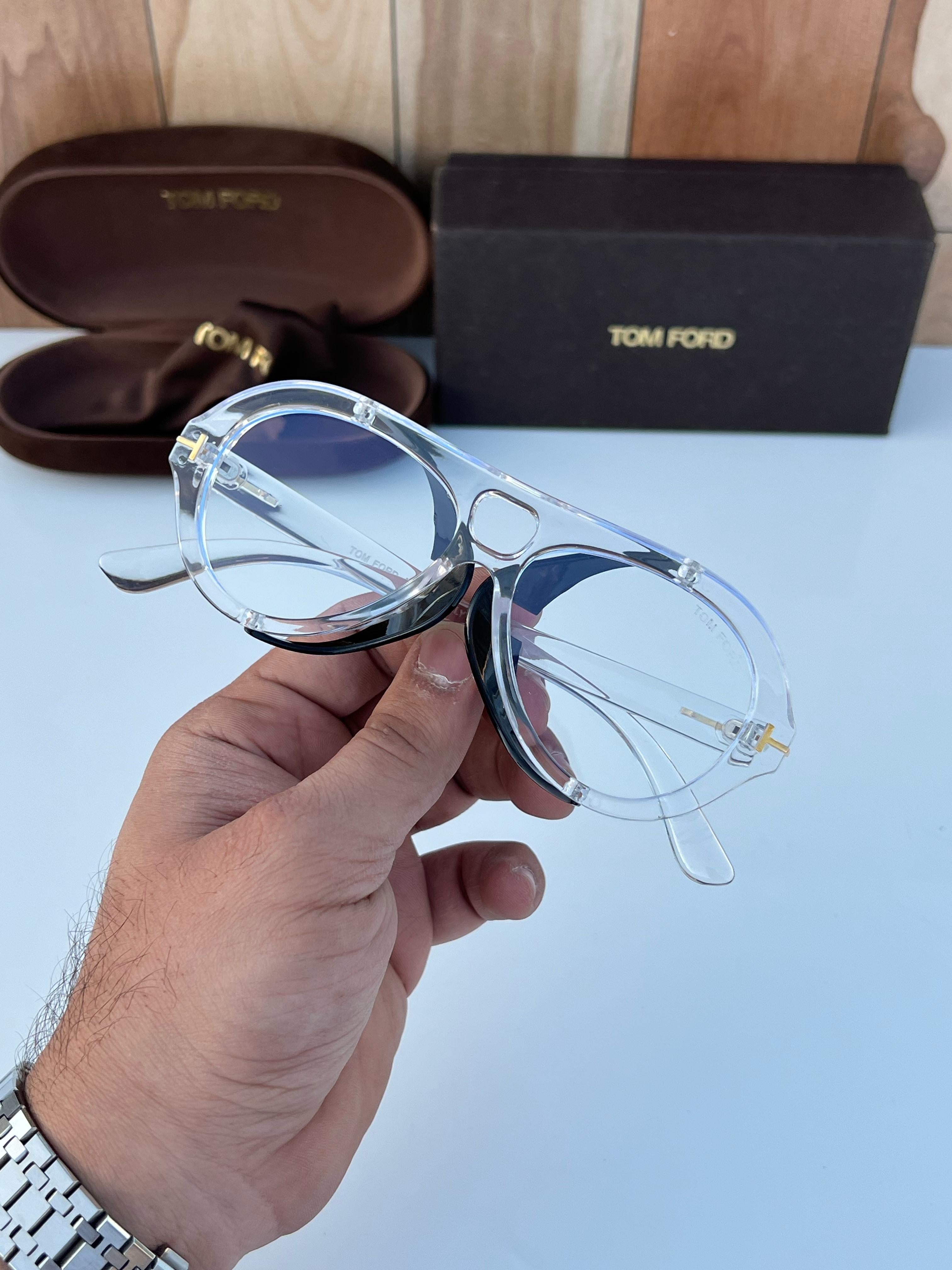 To_M_ford 77137 white Plano