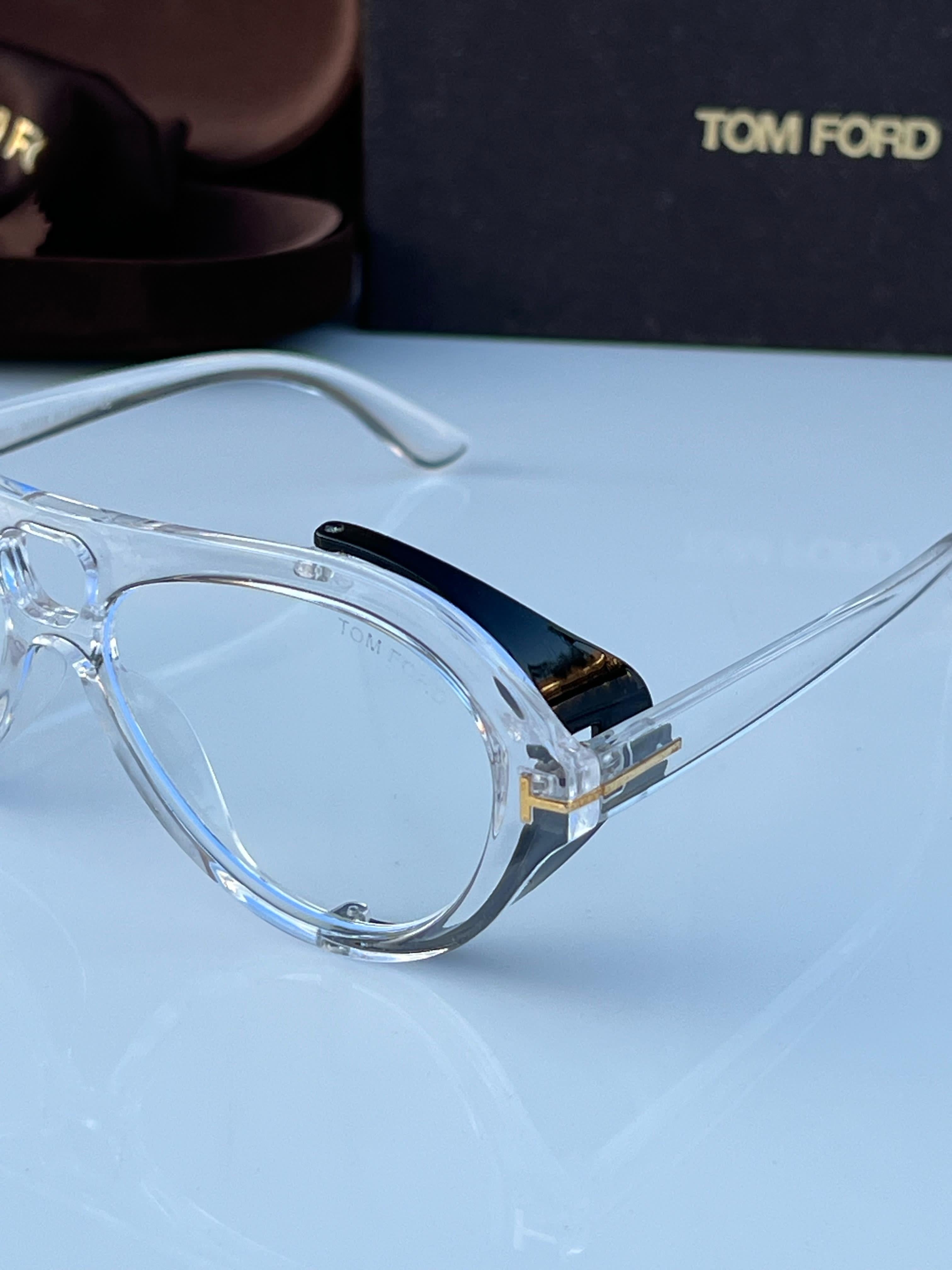 To_M_ford 77137 white Plano