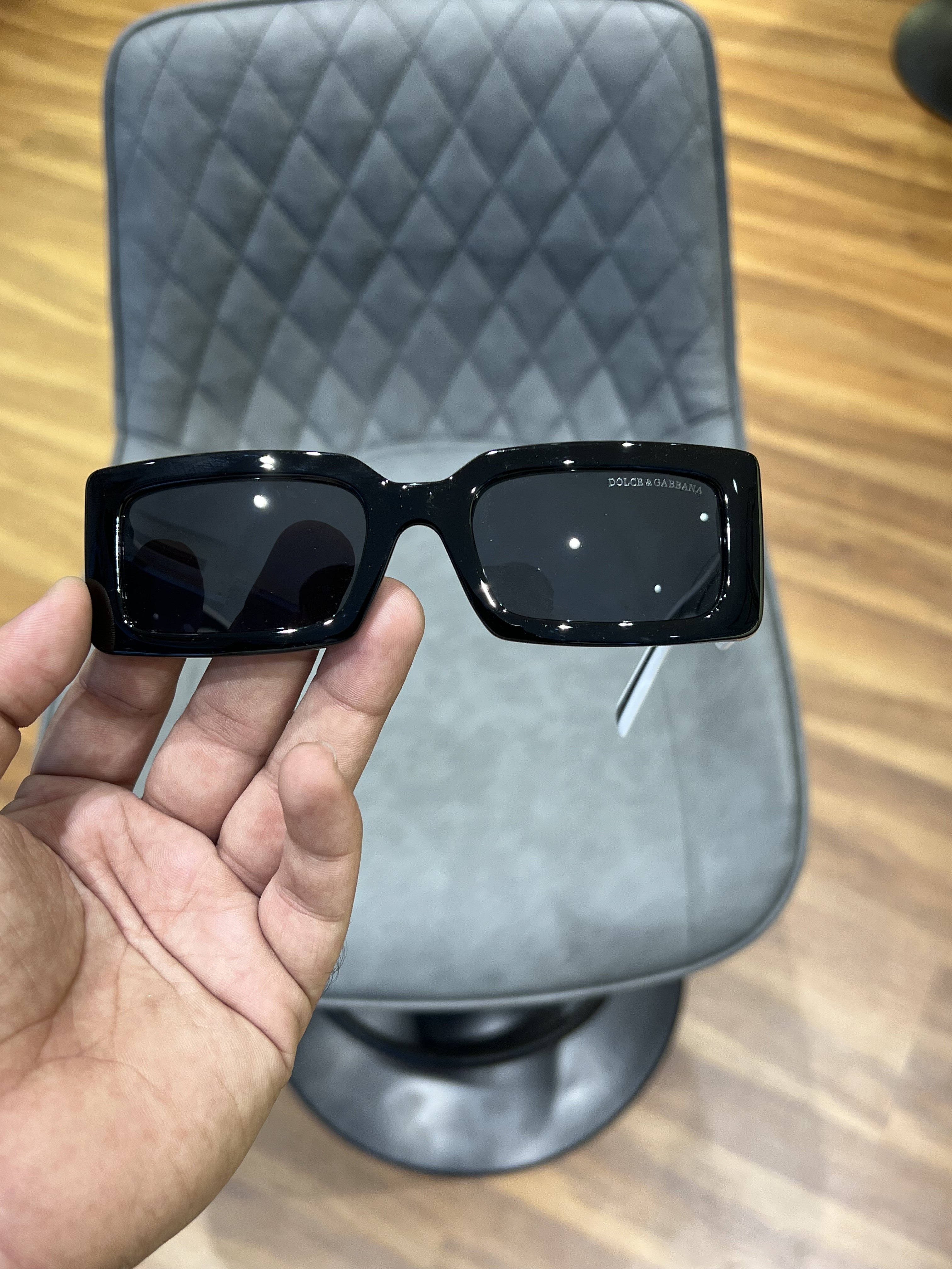 Dol_ce_gabb_ana_6187_full_black