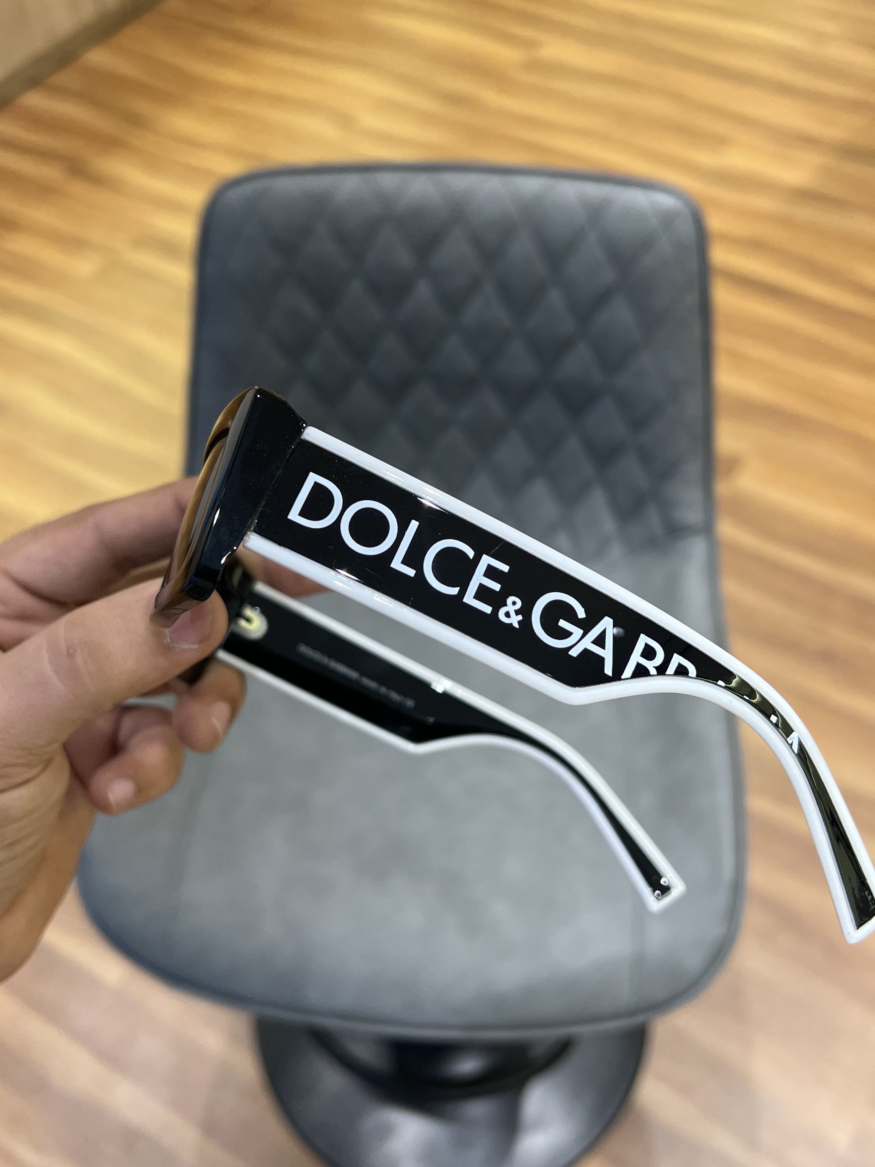 Dol_ce_gabb_ana_6187_full_black