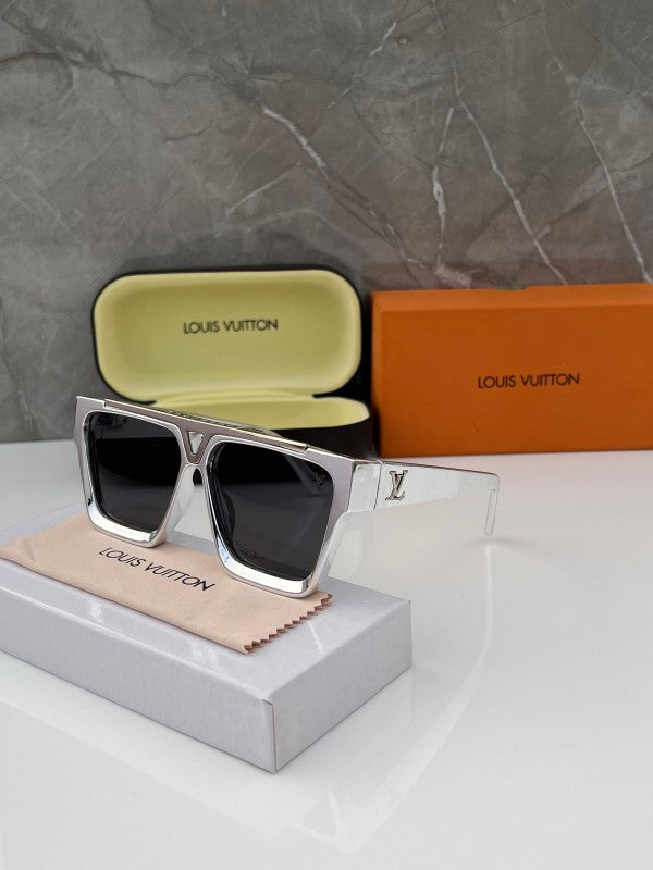 Lo_uis_vui_tton_1502_chrome_black