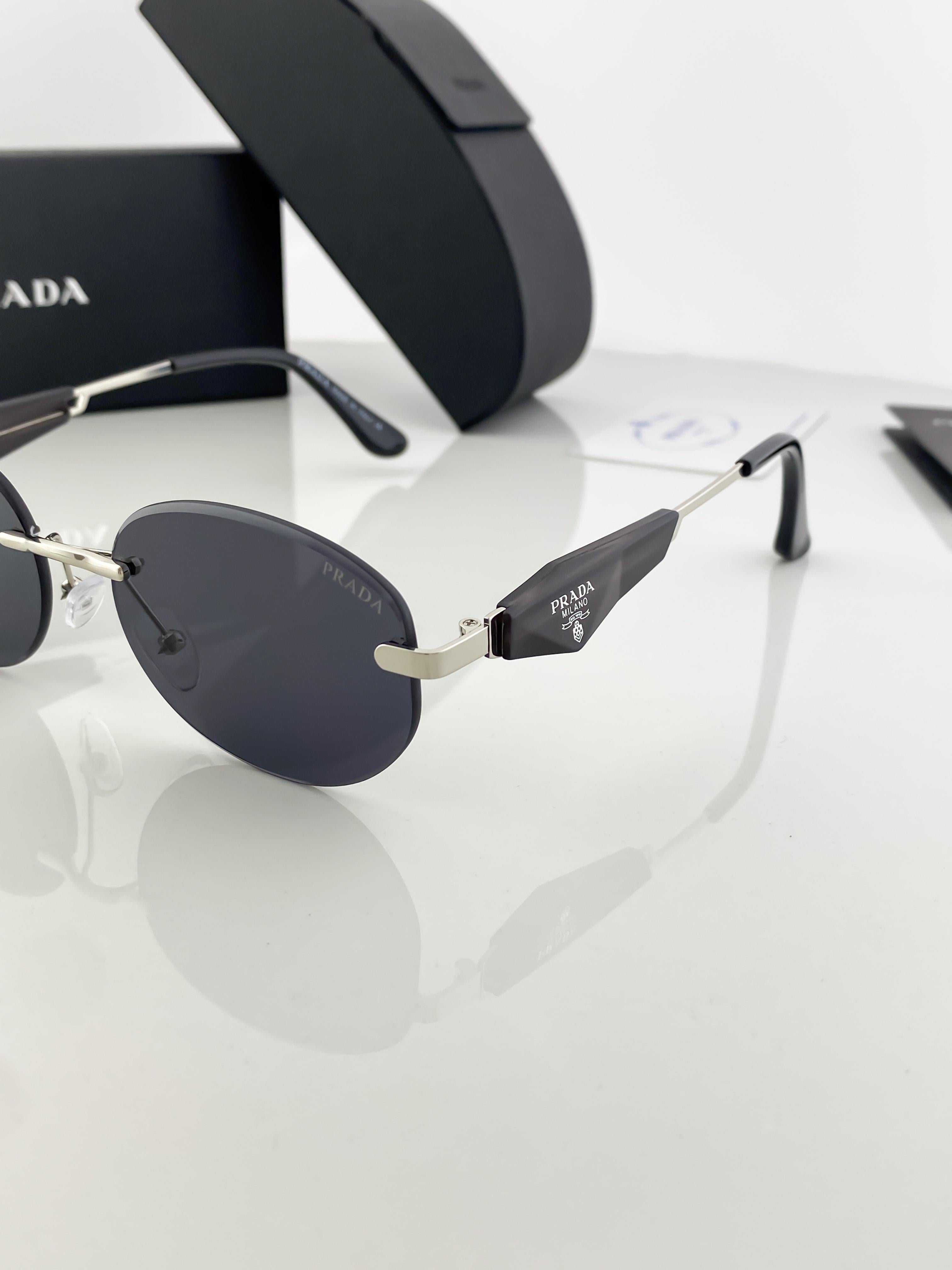 PR_AD_A SILVER BLACK 5704 B