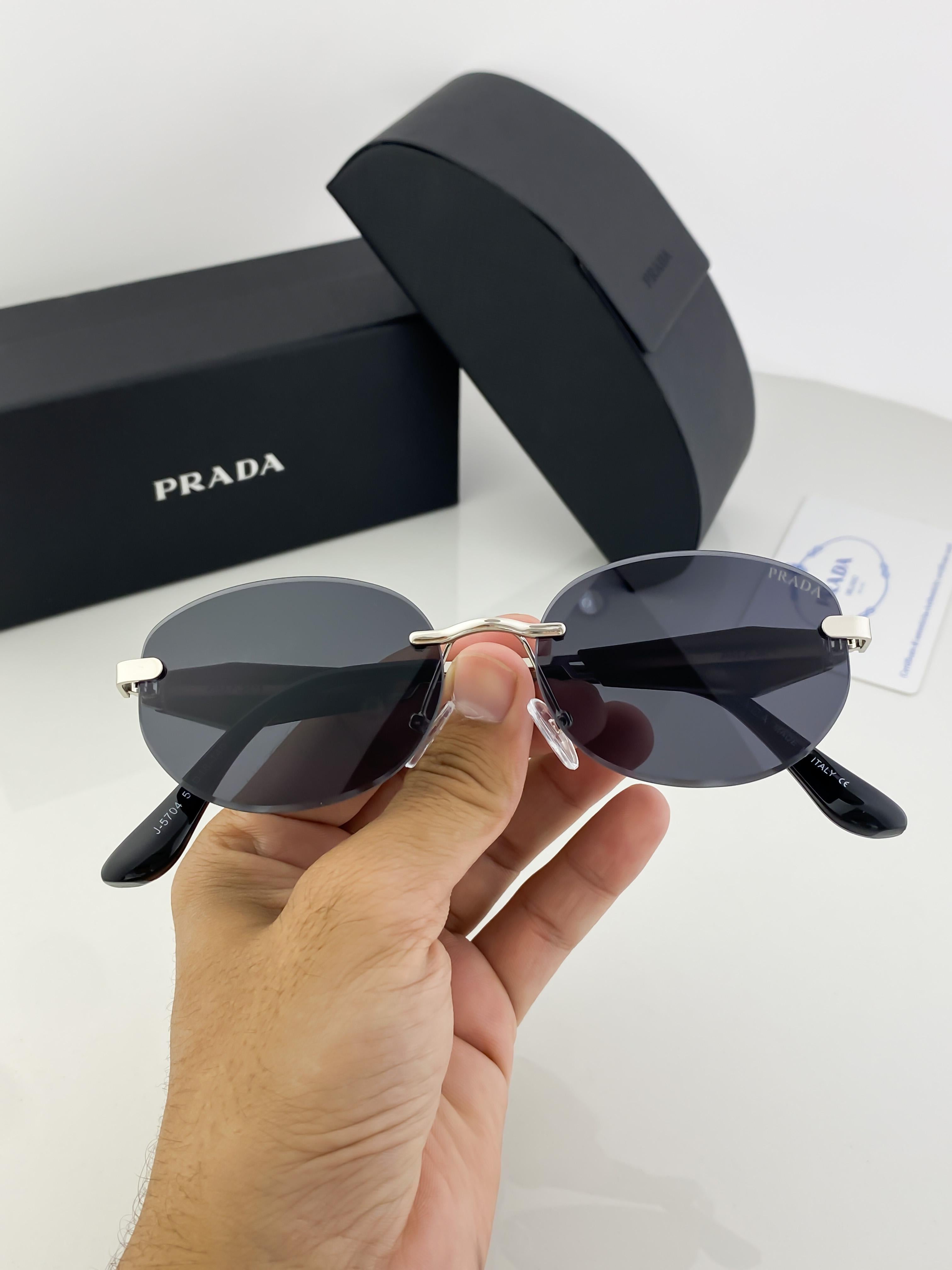 PR_AD_A SILVER BLACK 5704 B