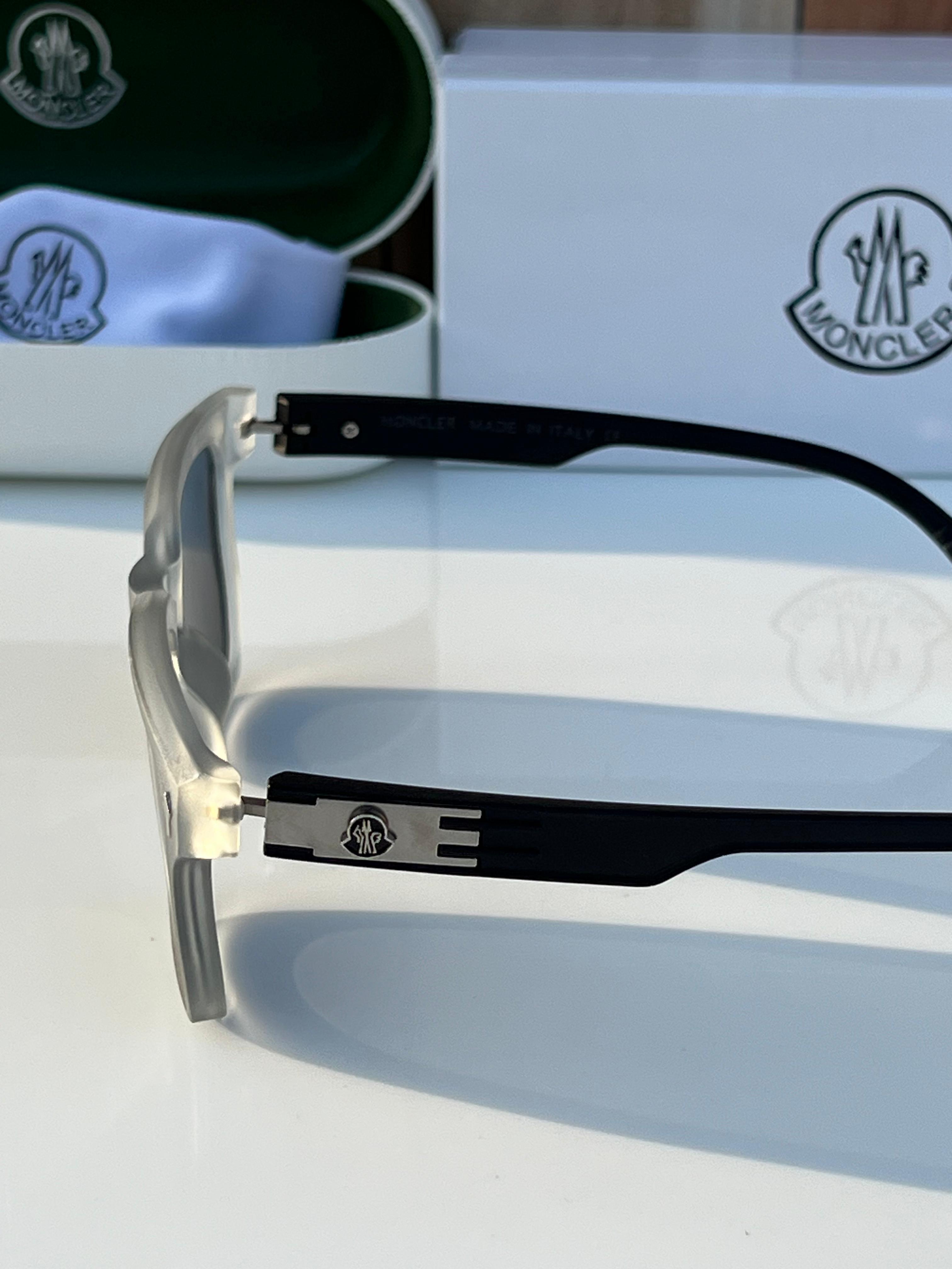 Mo_nc_ler 7507 grey black A