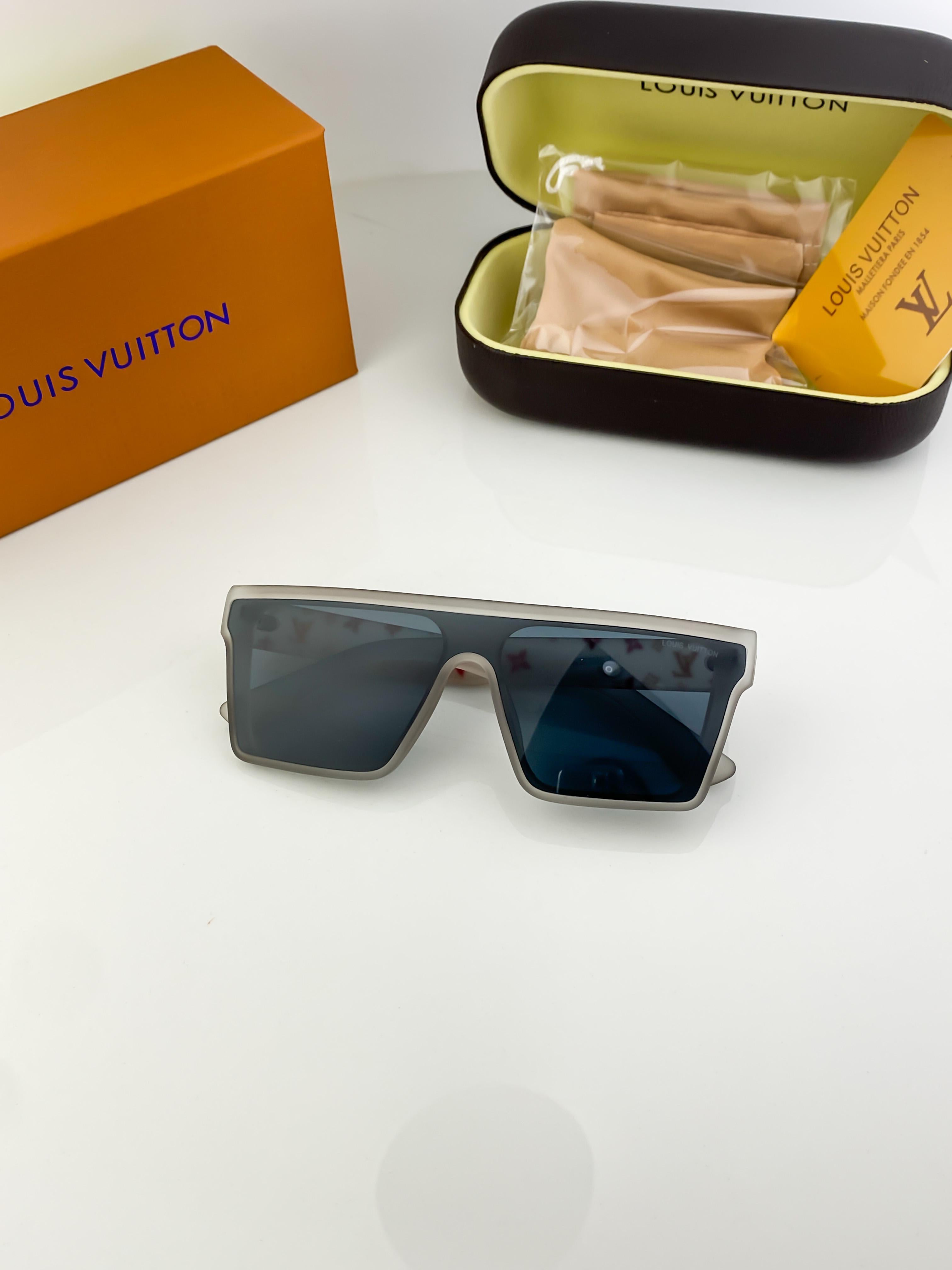 LO_UIS_ VUI_TTON_ 1166 B